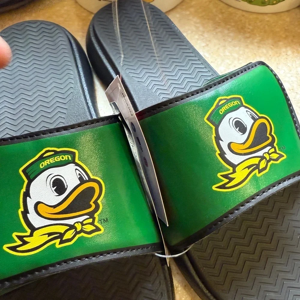 Oregon Ducks show your
